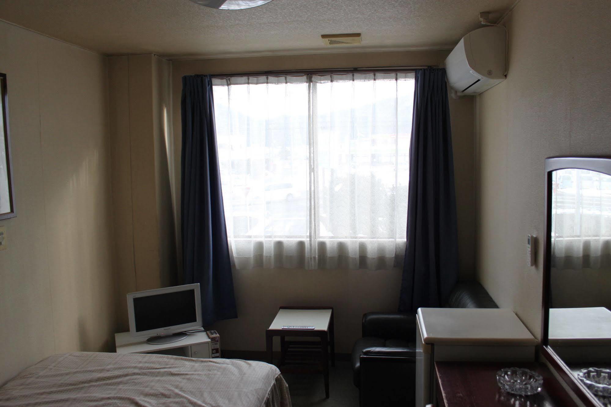Business Hotel Fujimi Fujiyoshida Exterior photo